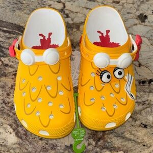 CROCS Birdie McDonald’s Men’s 9/Women’s 11 NWT